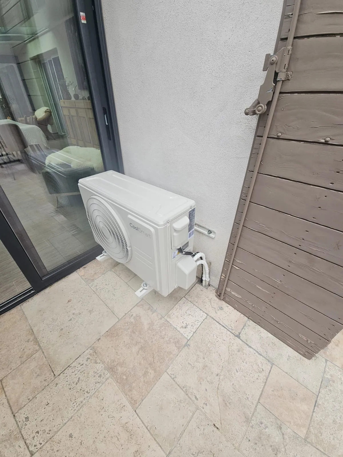 Climatisation, groupe extérieur sur terrasse