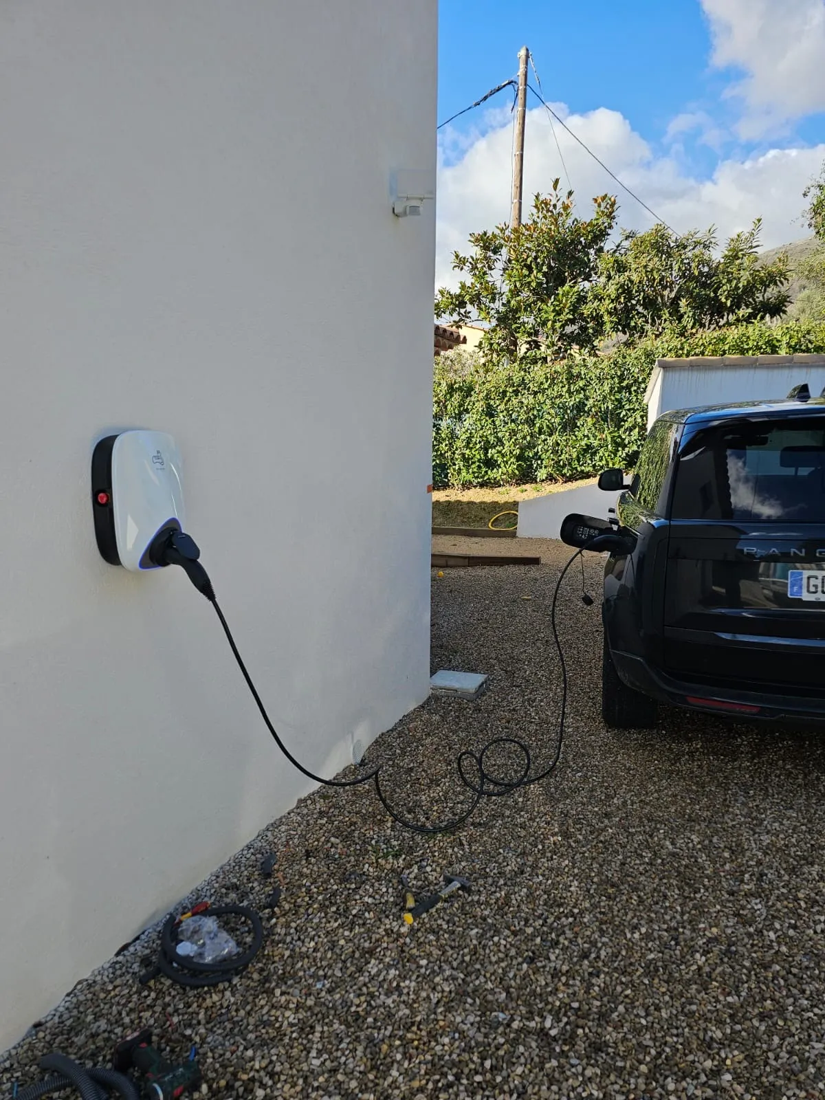 Borne de recharge posée et mise en service