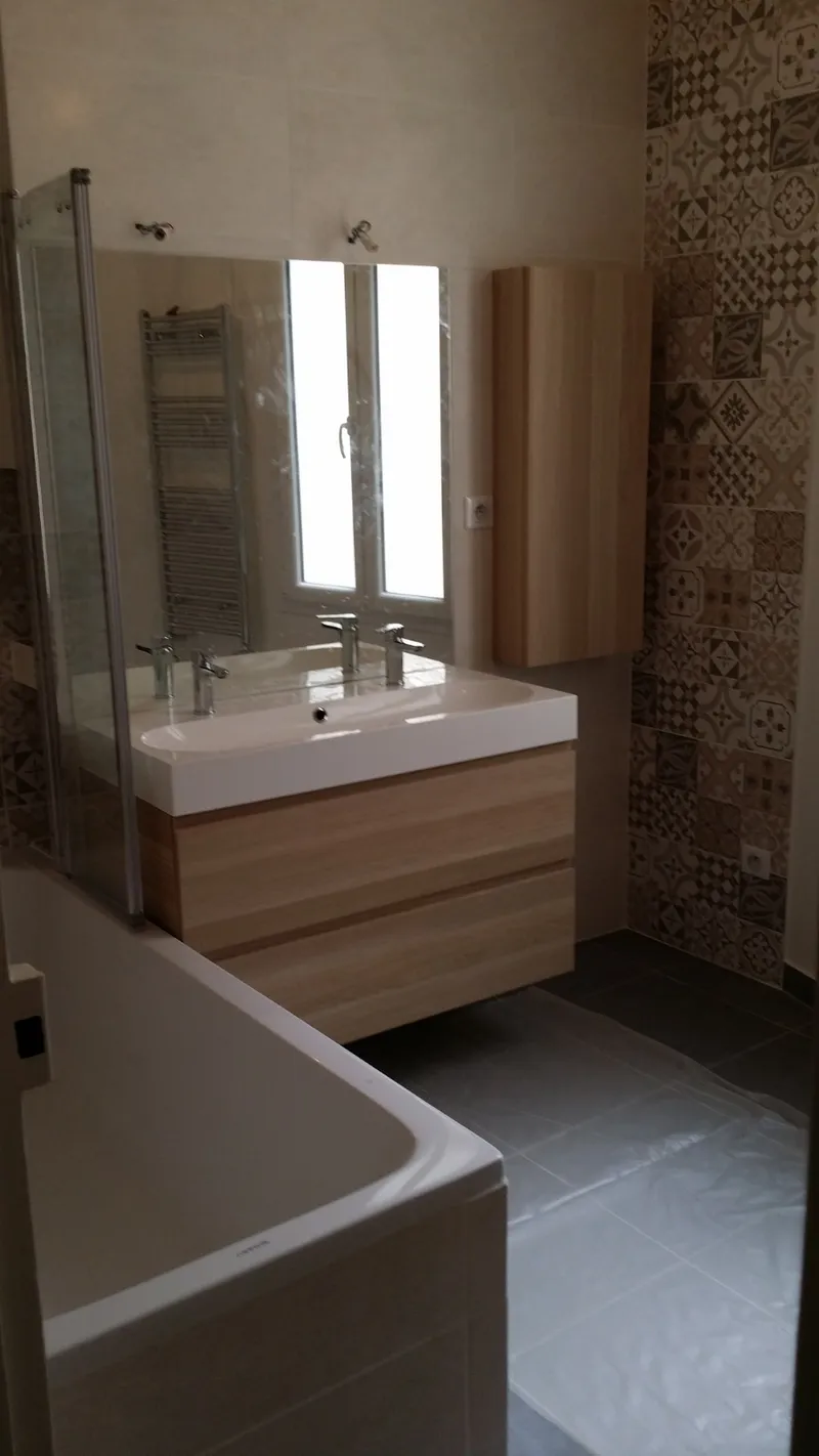 Salle de bains complète en bastide